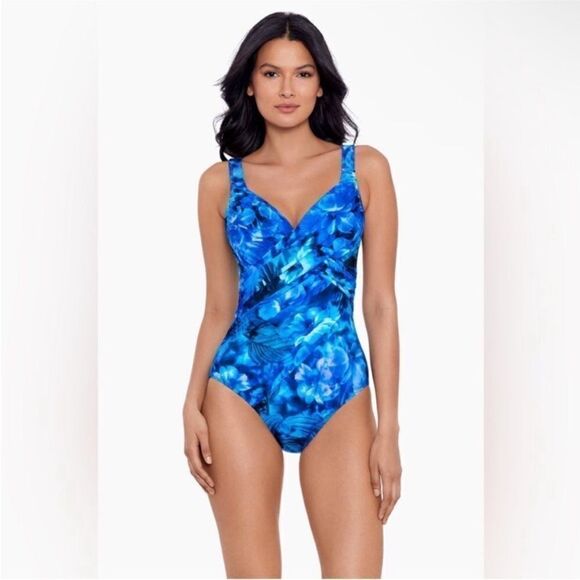 Miraclesuit NWT Sous Marine Revele One Piece
Swimsuit in Blue Multi Size 10 $190 - Picture 3 of 12